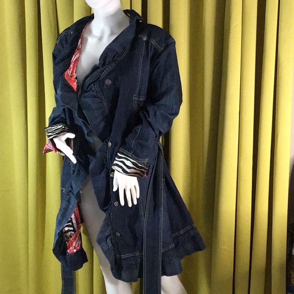Beyonces coat done by her clothes companyDarion